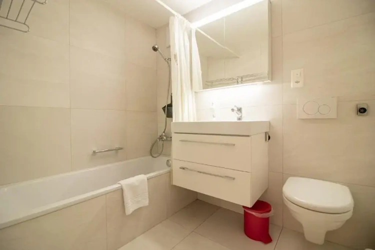 2 Bedrooms Apartment