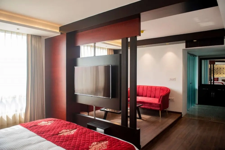Deluxe Double Suite with view