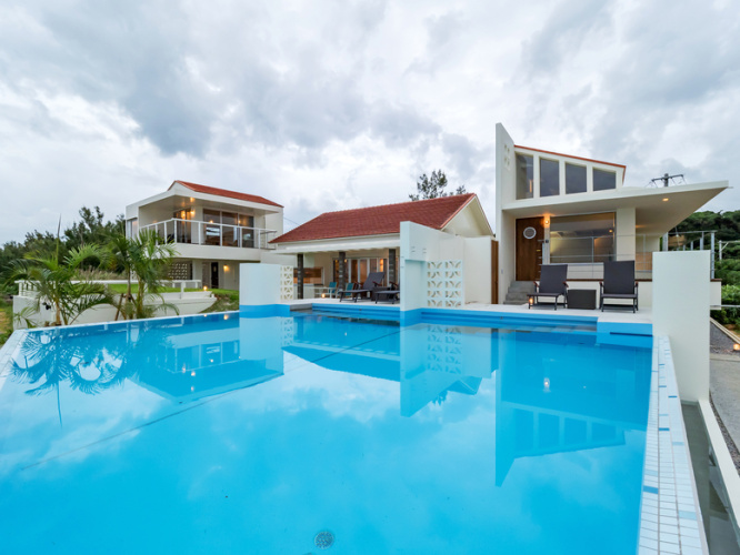 Luxury Quadruple Cottage oceanfront