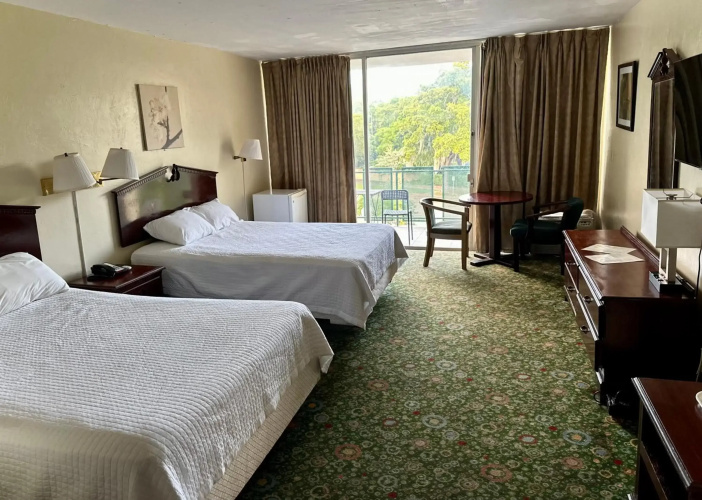 Chateaubleau Hotel
