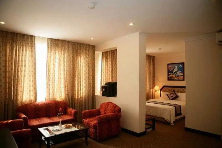 Royal 2 Hotel