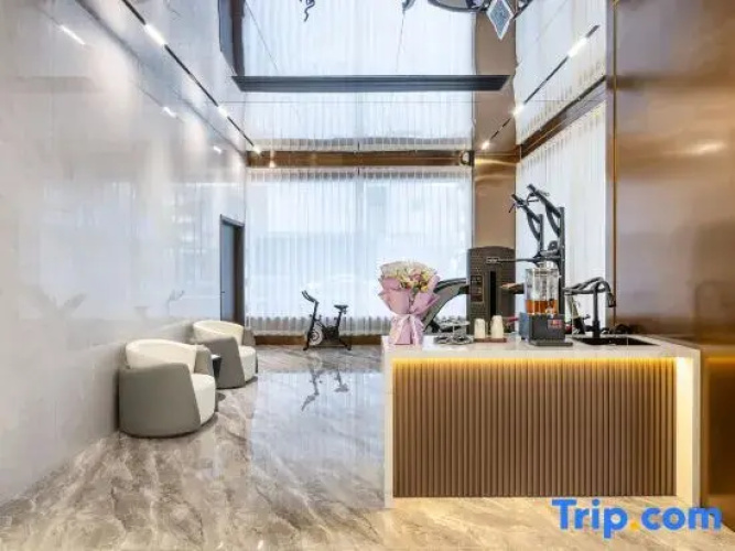 MAX Hotel