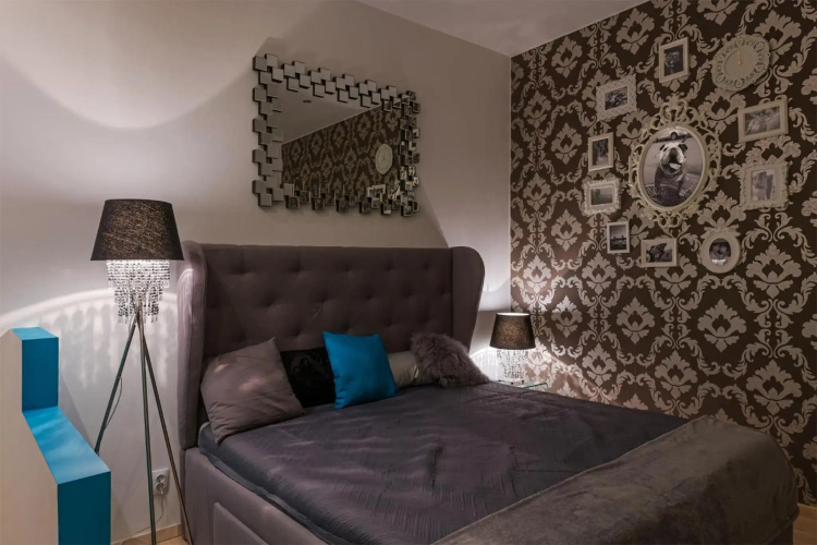 PARKING, AC, 2 Bedroom design flat in the center