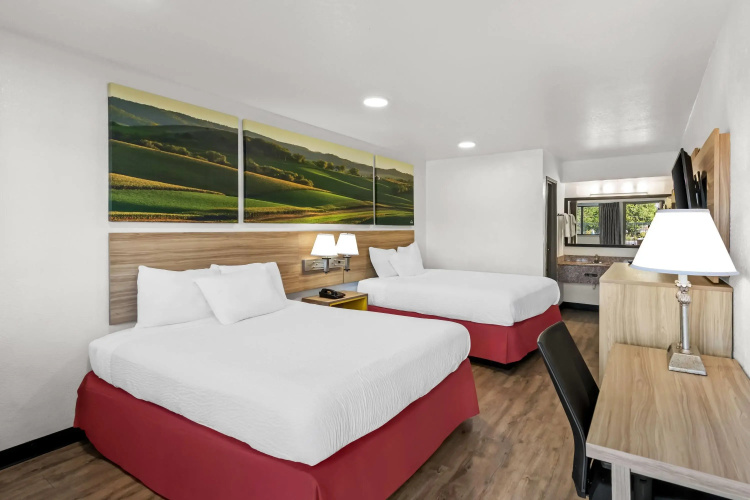 Days Inn by Wyndham Independence