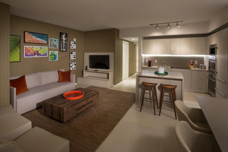 2 Bedrooms Suite oceanfront