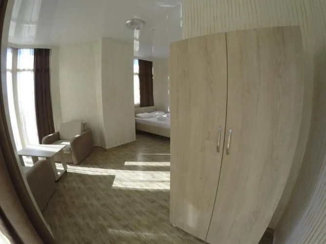 Angisa Guest House 68A