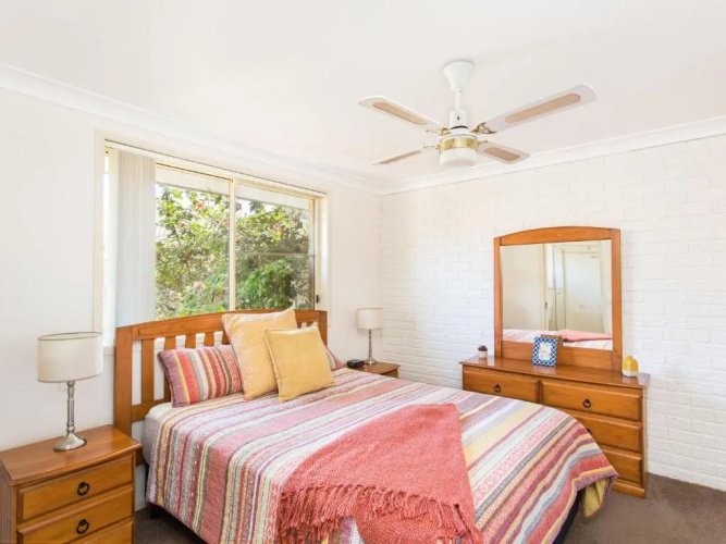 1/4 Huntly Close