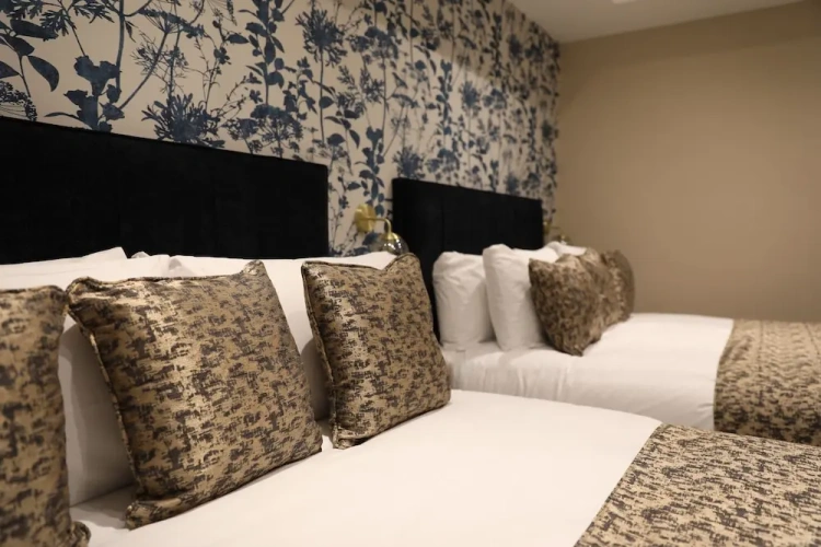 Classic Quadruple room