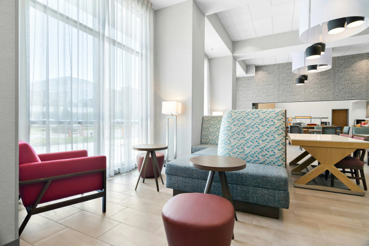Hampton Inn Suites Chicago Medical District Uic photo 12