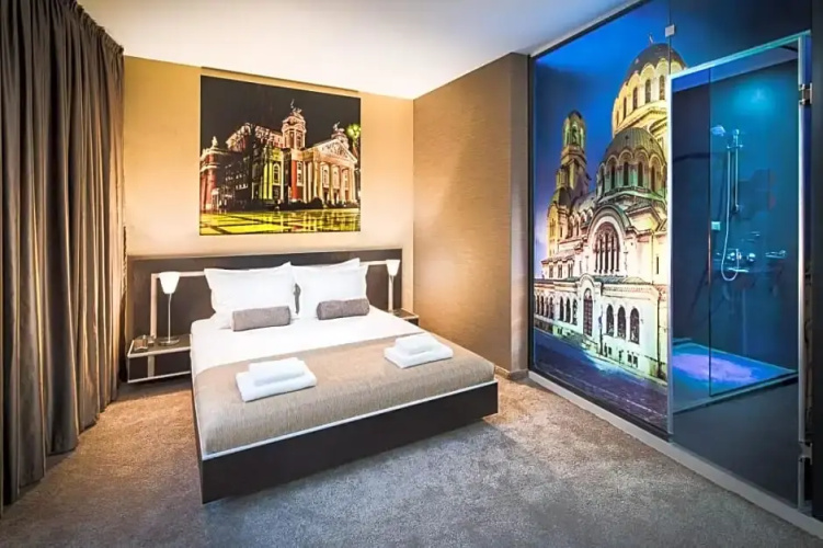 Central Point Boutique Hotel