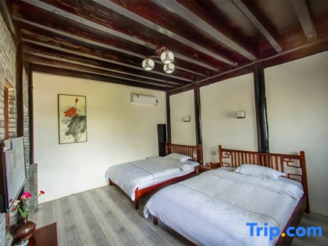 Superior Twin room with garden view