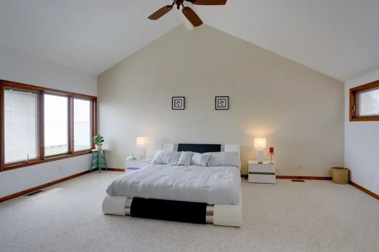 4 Bedrooms Cottage