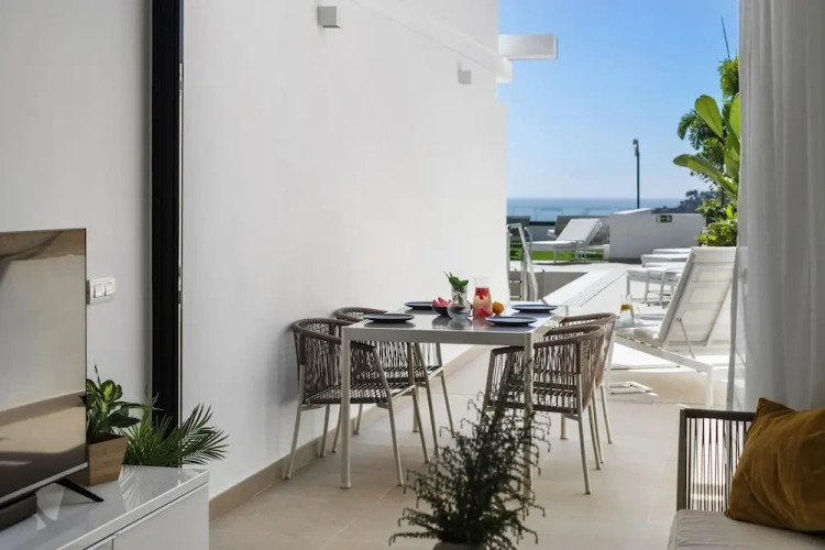 1 Bedroom Standard Apartment with pool view