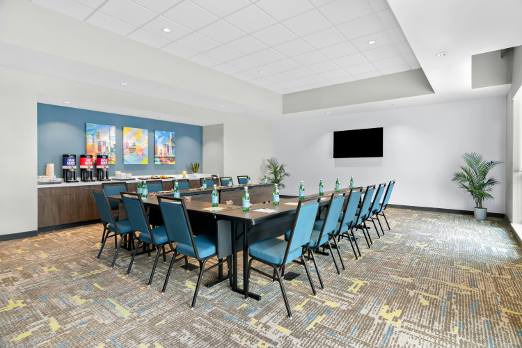 Hampton Inn Suites Chicago Medical District Uic photo 17