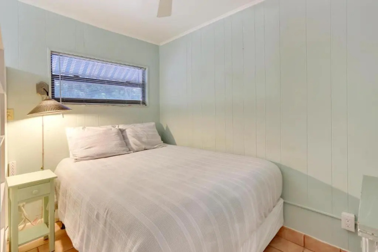 Sunset Beach House - Beach Hugger 1