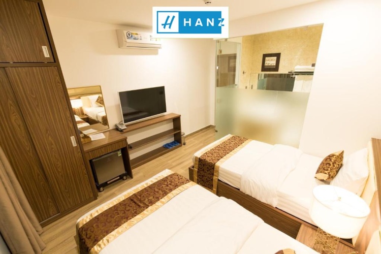 Deluxe Triple room with city view