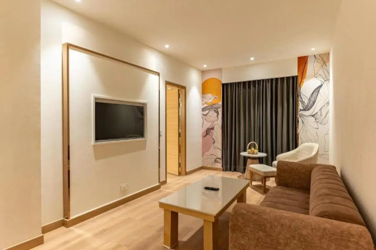 AH1 Hotel