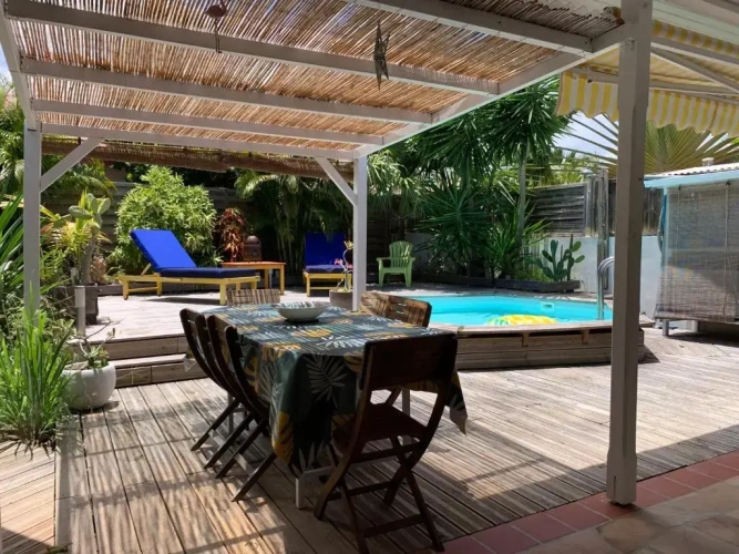 2 Bedrooms Villa