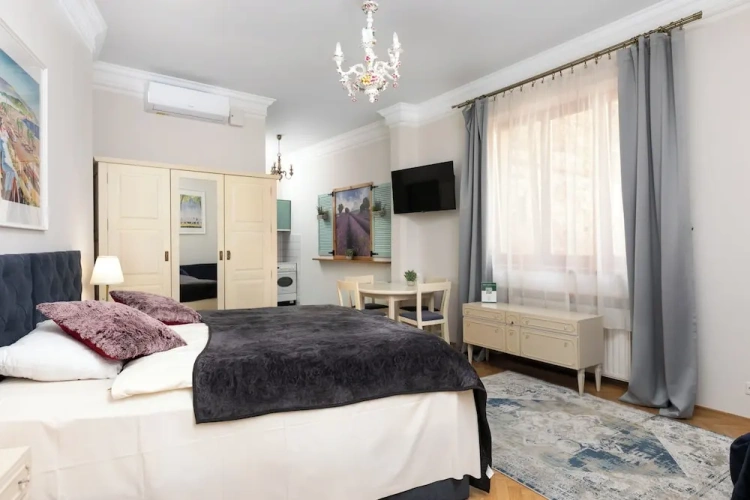 Classic Quadruple room