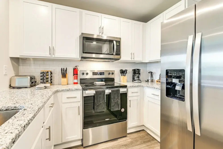 2 Mi to Shore: Newly Built Surfside Beach Gem