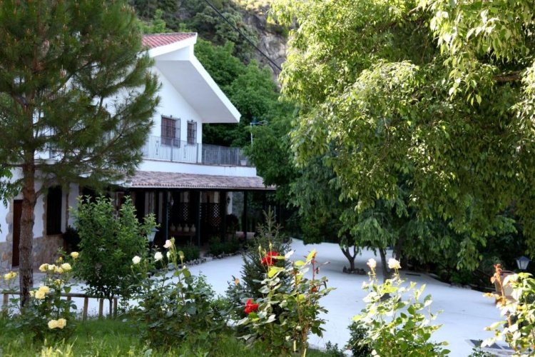4 Bedrooms Villa
