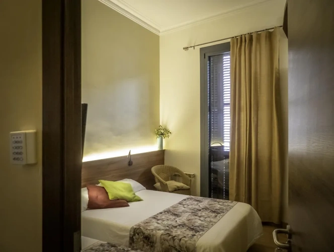 Standard Triple room with balcony