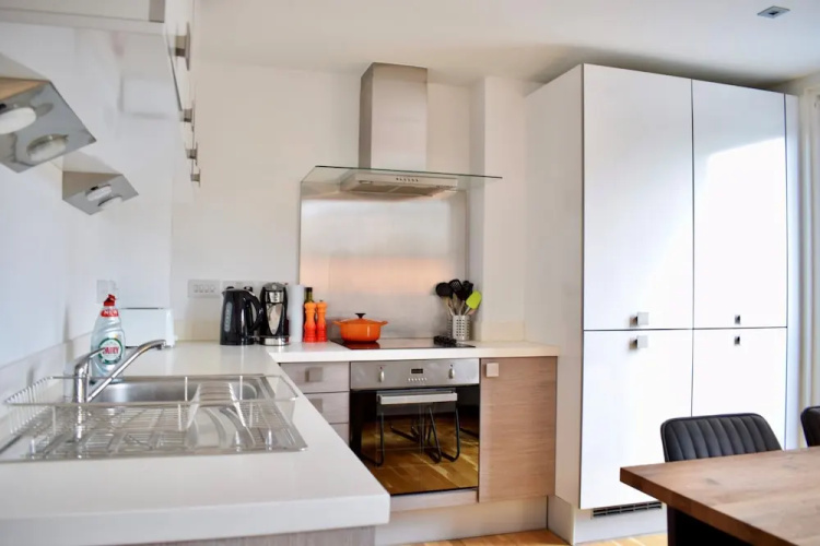 1 Bedroom Modern Flat in Central Edinburgh