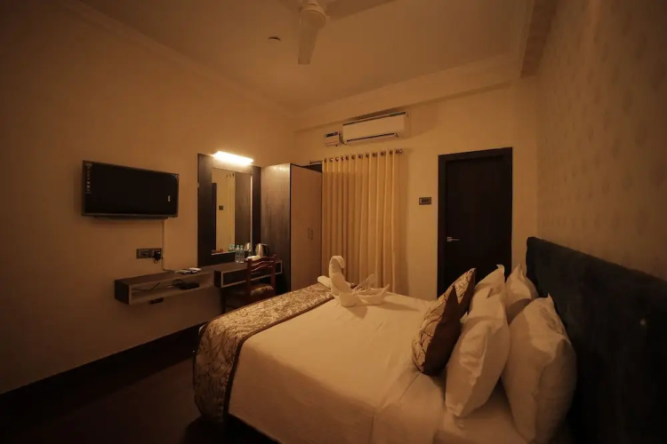 Adhava Park Inn