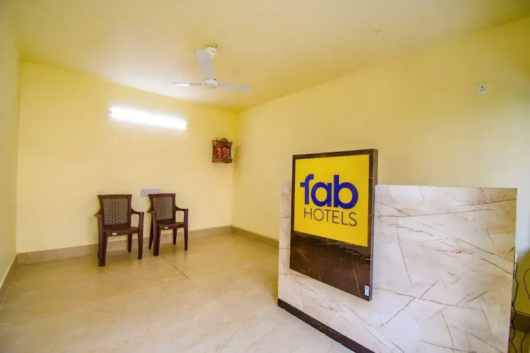 Fabhotel Moubani Residency