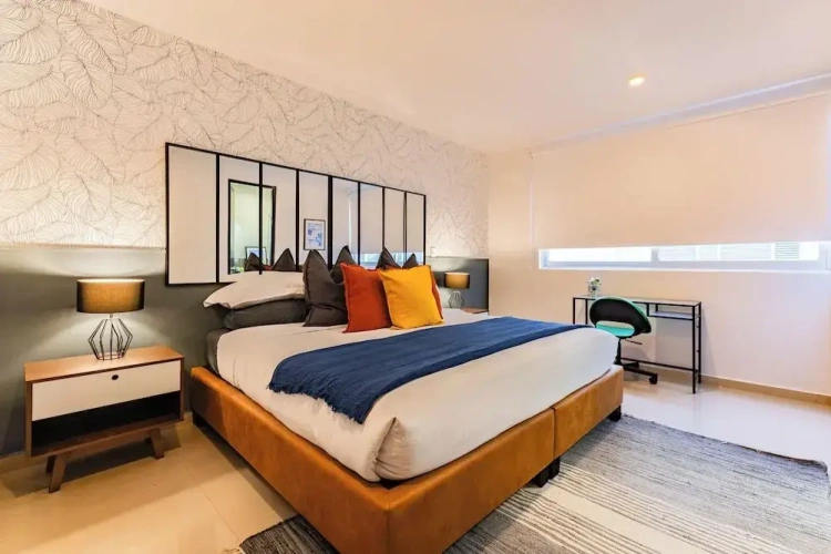 5 Bedrooms Deluxe Apartment