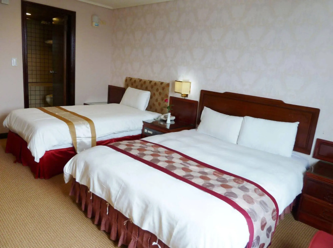 New Plaza Hotel