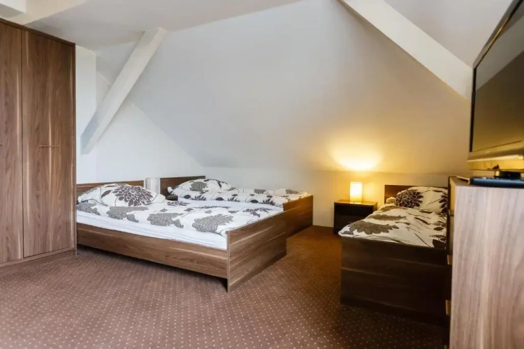 Economy Quadruple room