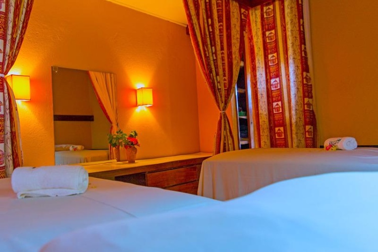 Standard Triple room