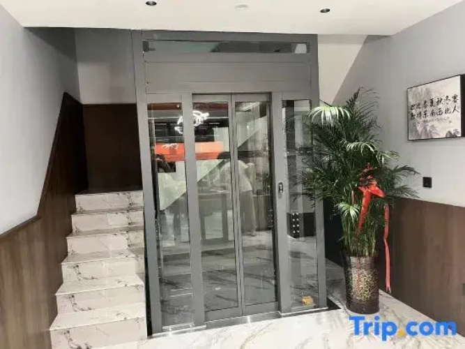 Longxuan Residence Light Luxury Elegant Accommodation
