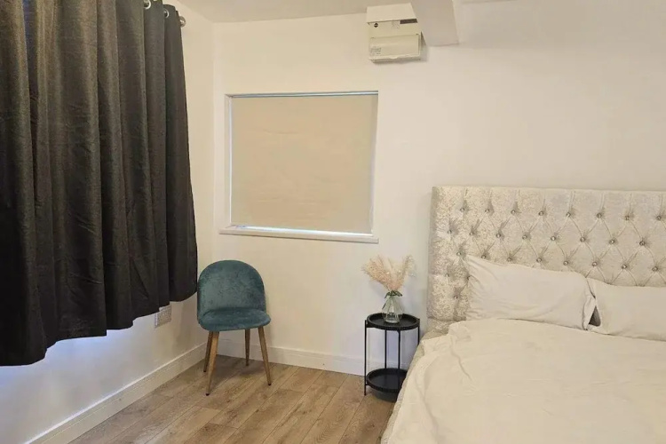 Charming and Compact Studio in Bridgend