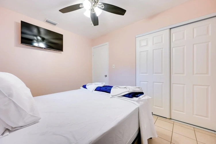 2 Bedrooms Cottage
