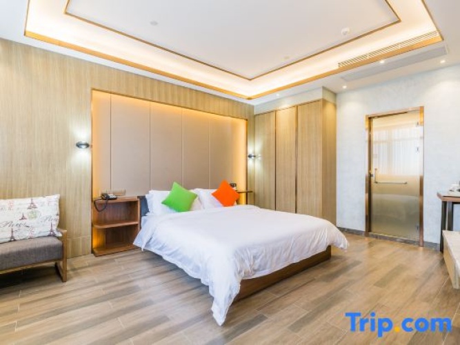 1 Bedroom Deluxe Double Suite
