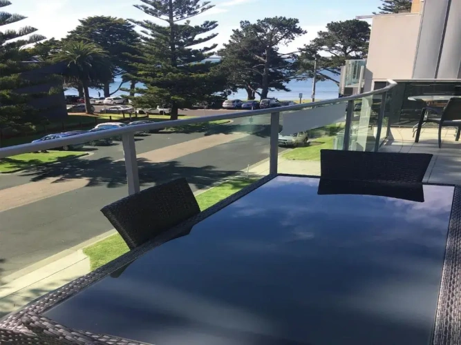 2 Bedrooms Apartment with sea view