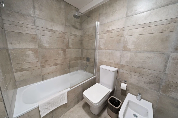 2 Bedrooms Apartment
