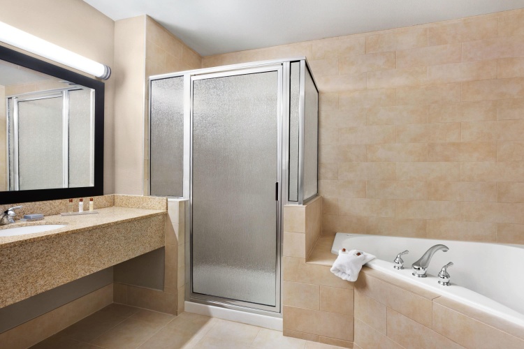 Baymont By Wyndham Greensboro/Coliseum photo 12