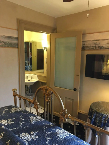 White Swan Inn Bed & Breakfast
