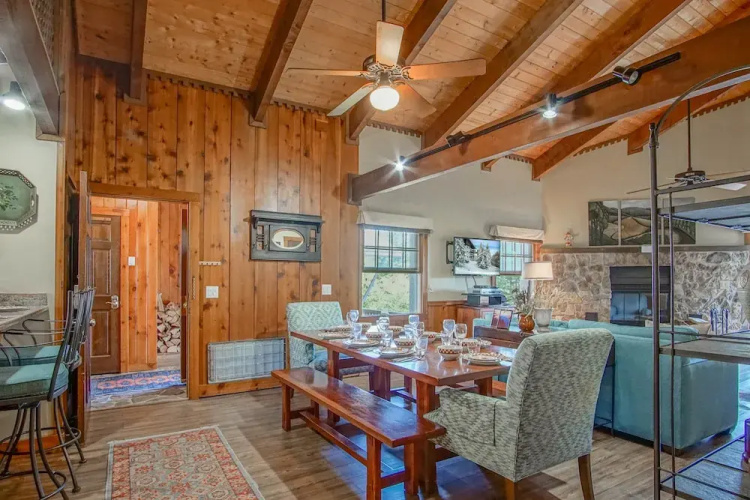 Whistlepunk #18: 4 Bedrooms, 3 Baths