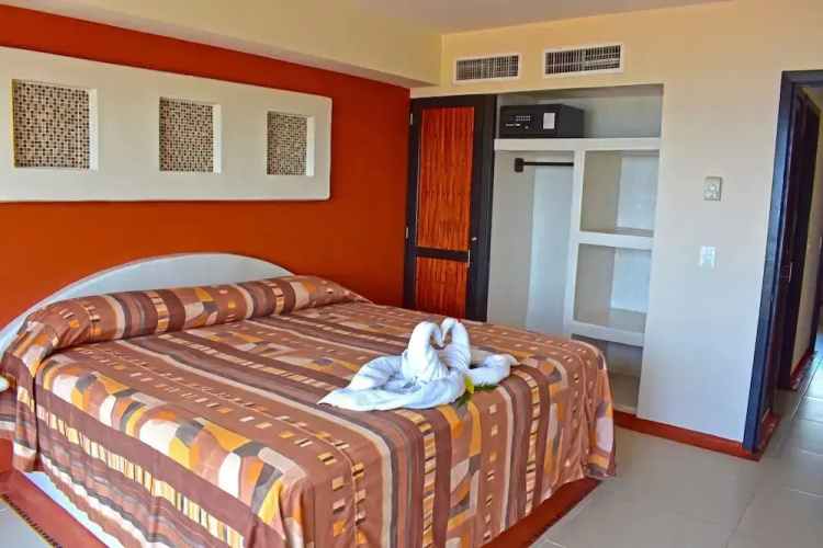 Aca Suites Ixtapa