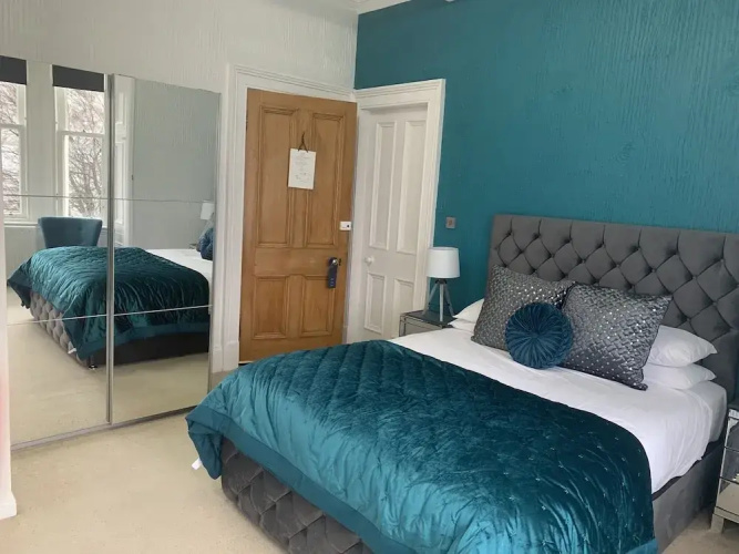 Ashburn House De Luxe B&B
