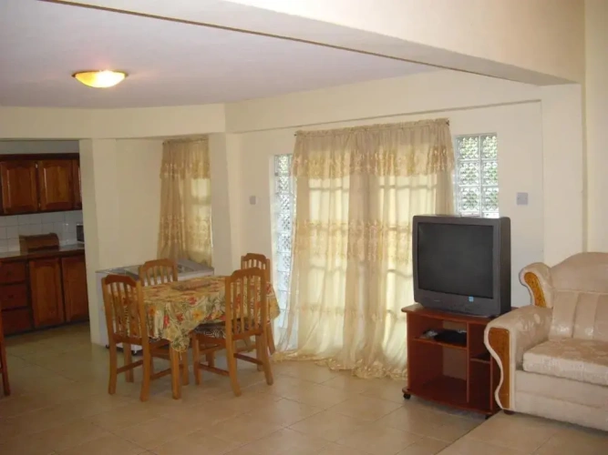 3 Bedrooms Apartment