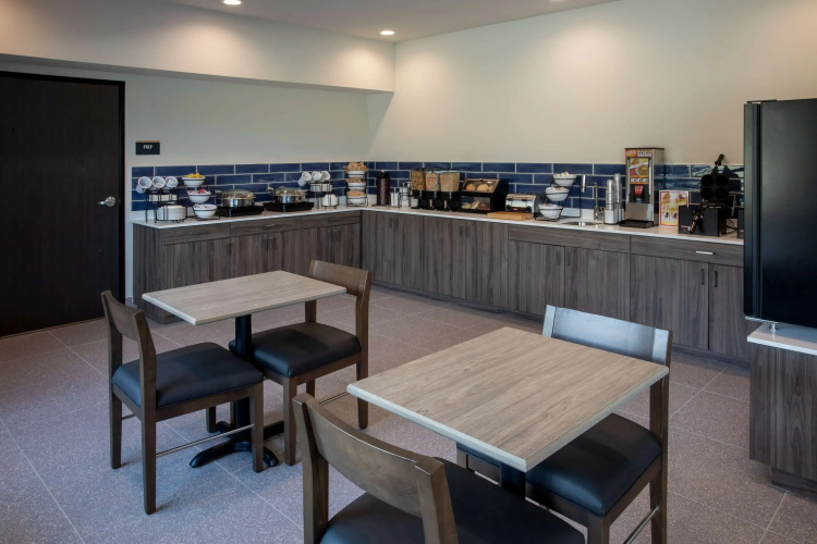 GrandStay Hotel & Suites
