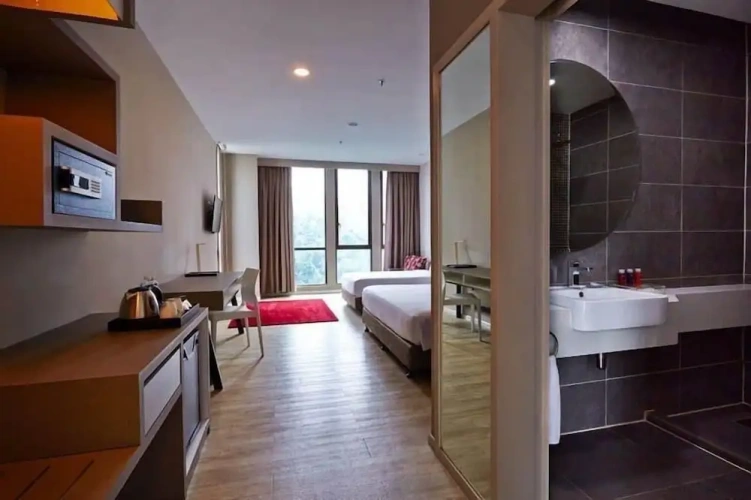 Deluxe Triple room with land view