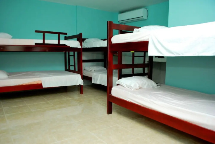 Azalea Hostal