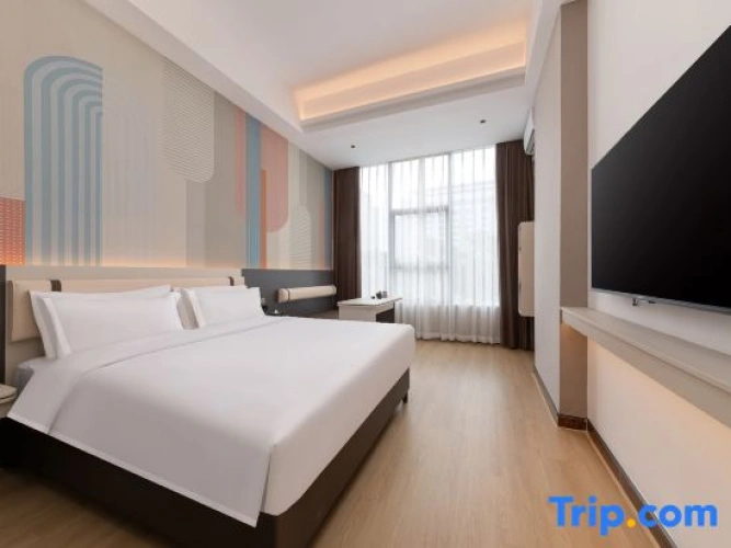 Standard Double room with city view