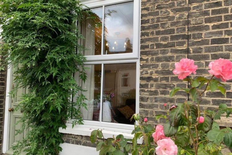2 Bedrooms Cottage